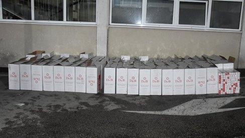 ZAPLENJENO 40.000 PAKLICA: Odličan ulov pripadnika Policijske uprave Kraljevo