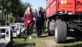 УЗ ПОДРШКУ ГРАДА СНАЖНИЈЕ И СЕЛО: Градоначелник посетио Мају Ђуровку, младу пољопривредницу у Кисачу