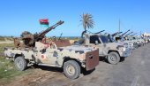 VELIKA VOJNA PARADA U LIBIJSKOJ PUSTINJI: Haftarovci prikupljaju snagu nakon poraza, maršal kreće u novu ofanzivu? (FOTO)