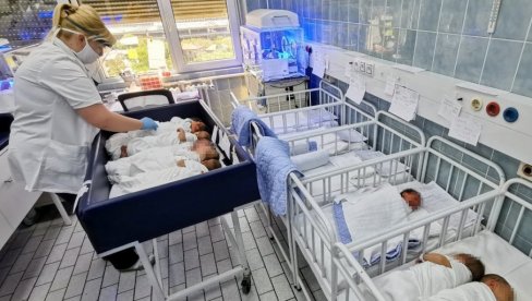 ДИВНЕ ВЕСТИ ИЗ НОВОГ САДА: У Бетанији за један дан рођено 29 беба, међу њима близанци