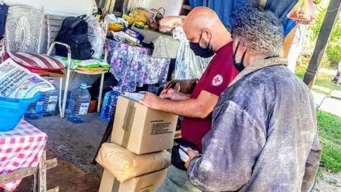 CRVENI KRST PARAĆINA: Podeljeni paketi ugroženima u okolnim selima