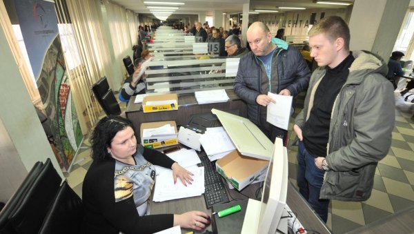 ПРИМИРЈЕ КАТАСТРА И НОТАРА: Договорила се министарства грађевинарства и правде око листа непокретности