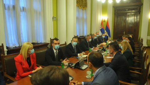 ПОЧЕЛА СЕДНИЦА КОЛЕГИЈУМА СКУПШТИНЕ: Дачић са потпредседницима и шефовима посланичких група утврђује план рада (ФОТО)