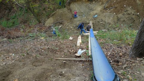 RADOVI U MISLOĐINU, STUBLINAMA I JOŠ 2 SELA: Popravka polomljenih cevi u obrenovačkoj opštini