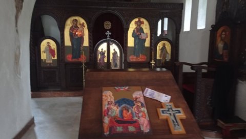 У ТИШИНИ ЧУВАЈУ СРПСКУ СВЕТИЊУ: Са монахињама у манастиру Девич у Србици, сада Скендерају
