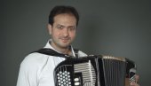 BERLIN POŠTUJE MUZIKU BALKANA: Harmonikaš Dejan Jovanović, u Nemačkoj, spaja tradiciju sa klasikom i džezom