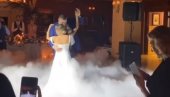 ZALJUBLJENI DO UŠIJU: Prvi ples bračnog para Jokić uz dobro poznati hit Đorđa Balaševića (VIDEO)