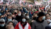 ШОК БОМБЕ КОД ПРЕДСЕДНИЧКЕ РЕЗИДЕНЦИЈЕ: Белоруска полиција спроводи масовна хапшења демонстраната (ВИДЕО)