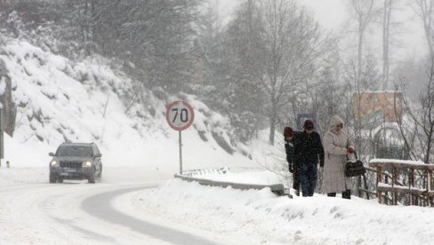 УПОЗОРЕЊЕ ЗА ВОЗАЧЕ: Зимски услови вожње у појединим планински пределима Србије