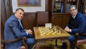 PET MINUTA ZA PARTIJU ŠAHA: Predsednik Vučić se sastao sa Miloradom Dodikom (FOTO)
