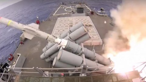 АМЕРИЧКИ НАПАД НА ХУТЕ: Ракета испаљена са америчког брода експлодирала у близини брода из Габона