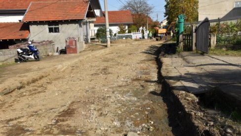 OBNOVA KOLOVOZA KA BRZI: Leskovačkoj lokalnoj vlasti prioritet rekonstrukcija puta ka Vučju
