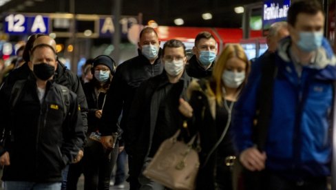OVO JE PANDEMIJA U PANDEMIJI: Stručnjaci sve zabrinutiji zbog novog soja virusa - u delovima Londona zaražena svaka 20. osoba