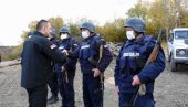 МИНИСТАР ВУЛИН У КОПНЕНОЈ ЗОНИ БЕЗБЕДНОСТИ: Угрожавање припадника српске полиције није прихватљиво (ФОТО)