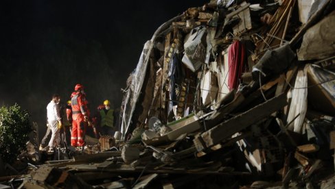 NOVI PODACI: Najmanje 71 žrtva zemljotresa u Turskoj i Grčkoj