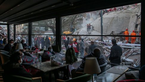 RASTE BROJ ŽRTAVA U RAZORNOM ZEMLJOTRESU: U Turskoj poginulo 44 ljudi - zemlja se tresla još 833 puta!
