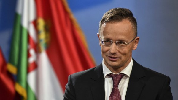 СИЈАРТО О САНКЦИЈАМА НА РУСКУ НАФТУ: Мађарска не може да подржи предложени ембарго ЕУ