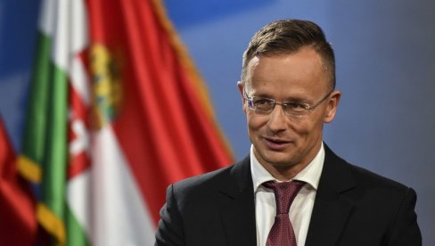 BUDIMPEŠTA ĆE PLATITI GAS U EVRIMA PREKO GASPROMBANKE: Sijarto potvrdio da će Mađarska ispuniti Putinov zahtev