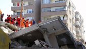 IZ RUŠEVINA IZVUČENA TROGODIŠNJA ELIF: Spasioci nastavljaju potragu u Izmiru, 81 poginuo u zemljotresu