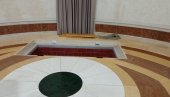 ОВДЕ ЋЕ ПОЧИВАТИ АМФИЛОХИЈЕ: Припремљена гробница за митрополита у храму у Подгорици (ФОТО)