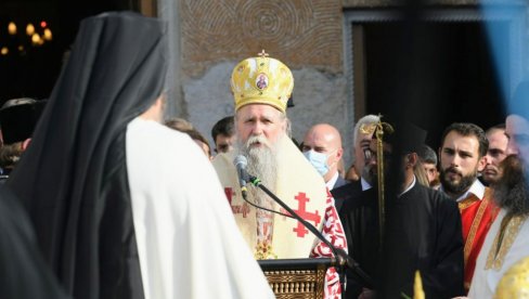 AKO ZAJEDNO PLAČEMO, LAKŠE NAM JE! Potresan govor vladike Joanikija na sahrani mitropolita Amfilohija