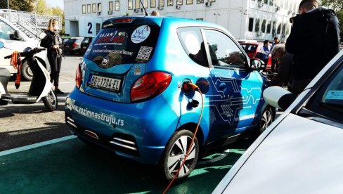 NIŠLIJE NA  EKOLOŠKOJ  MAPI EVROPE: U gradu na Nišavi počeo da funkcioniše prvi javni punjač za električne i hibridne automobile