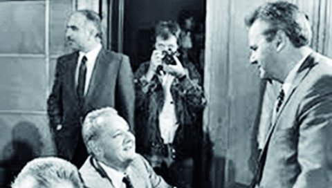 СЛОБИНЕ РЕТКЕ И ОДМЕРЕНЕ КРИТИКЕ: Тврдње са Запада да је Милошевић спроводио национални програм из Меморандума представља чисту конструкцију