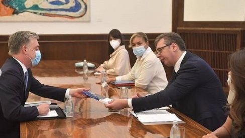 ВУЧИЋ ПОСЛЕ САСТАНКА СА ФЛЕСЕНКЕМПЕРОМ: За протеклих 17 година, од пријема наше земље у СЕ, остварен значајан напредак