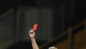 SAMO NA BALKANU: Fotoreporter dobio crveni karton zbog nesportskog ponašanja
