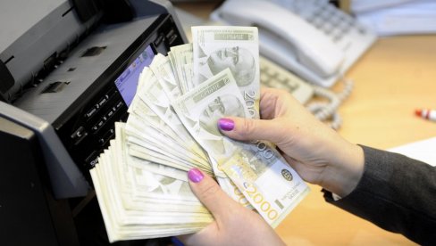 POČELA ISPLATA: Novac na računima u Banci Poštanska štedionica
