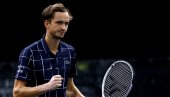 RODŽERE, VRAĆAJ SE ILI ODE I PETO MESTO: Medvedev pobedio Švarcmana i prestigao Švajcarca na ATP listi