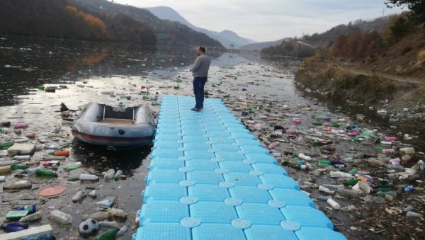ЛИМ КАО ПЛУТАЈУЋА ДЕПОНИЈА: Због бројних сметлишта у Горњем току,  река код Пријепоља поново је затрпана отпадом
