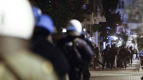 ПРОТЕСТ У ГРЧКОЈ: Угоститељи траже помоћ владе због ковида