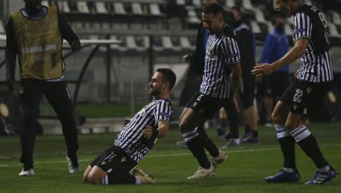 MAESTRALNI ŽIVKOVIĆ SRUŠIO OLIMPIJAKOS: Bivši fudbaler Partizana sa dva gola doneo pobedu PAOK-u (VIDEO)