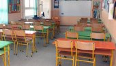 SVIM PRVACIMA PO 5.000 DINARA: Poklon-čestitka opštine Trstenik za sve učenike koji polaze u prvi razred