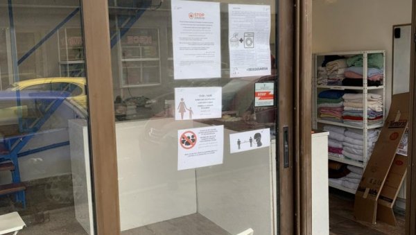 КУПАТИЛО ЗА МИГРАНТЕ КОД ЗЕЛЕНОГ ВЕНЦА: Ево ко га је отворио и шта се налази тамо