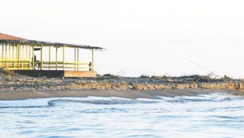 НАПЕР ЗАДРЖАВА ПЕСАК: Професор др Саво Петковић о начину да се заустави ерозија плаже на Ади Бојани