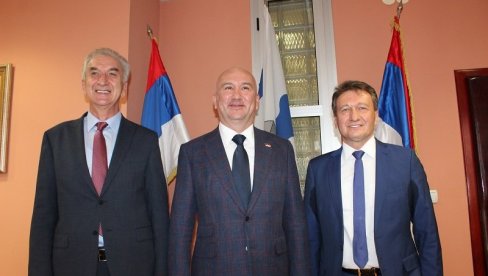 PODRŠKA IZ MATICE: Ministar u vladi srbije, dr Nenad Popović, gost Ugljevika