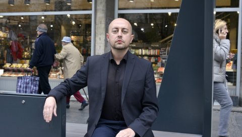 НАШЕ ТЕЛО СВЕ ПАМТИ: Уметник Бранко Милисковић о осам живих слика које ће представити у Подруму КЦБ