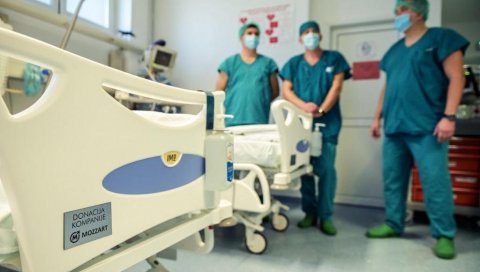 МОЦАРТОВ ХУМАНИТАРНИ КАРАВАН НЕ СТАЈЕ: Донирани кревети за интензивну негу, техничка опрема за болничке собе, освежење за лекаре и пацијенте