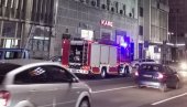 POŽAR U DEČANSKOJ! Vatrogasci sa upaljenim rotacijama na terenu, policija reguliše saobraćaj (FOTO/VIDEO)