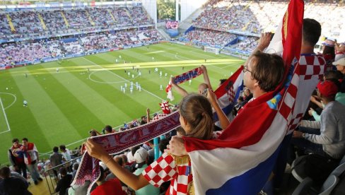 NOVA BRUKA HRVATA, UMEŠALA SE I UEFA: Novčana i zatvorska kazna za isticanje nedozvoljene zastave