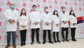 ПРОТИВ ВИРУСА И 60 ВОЛОНТЕРА: Студенти Медицинског факултета у Бањалуци постали добровољци Универзитетског клиничког центра РС