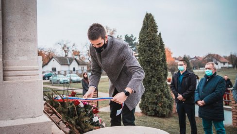 ВЕНЦИ У ЧАСТ ОСЛОБОДИОЦИМА: У Сомбору обележено присаједињење матици Србији