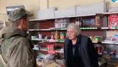 KAKO SU JERMENI DOČEKALI RUSE? Ruski vojnik pitao da li može da plati karticom, odgovor prodavačice ga ostavio bez reči! (VIDEO)