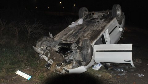 УЗНЕМИРУЈУЋИ СНИМЦИ: На путу Краљево-Крушевац ауто слетео, превртао се и сурвао ка реци, возач срећом избегао смрт! (ФОТО+ВИДЕО)
