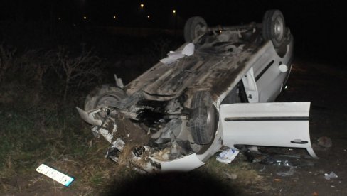 UZNEMIRUJUĆI SNIMCI: Na putu Kraljevo-Kruševac auto sleteo, prevrtao se i survao ka reci, vozač srećom izbegao smrt! (FOTO+VIDEO)