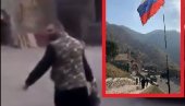 ЈЕРМЕНИ КРЕНУЛИ И СКИНУЛИ ЗВОНА СА СВЕТИЊЕ: Одмах су враћена, руска застава се вијори изнад Дадиванка! (ВИДЕО)