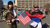 СРПСКА ЗАСТАВА НА МАРШУ МИЛИОНА: Американци који подржавају Трампа откривају због чега воле Србију (ВИДЕО)