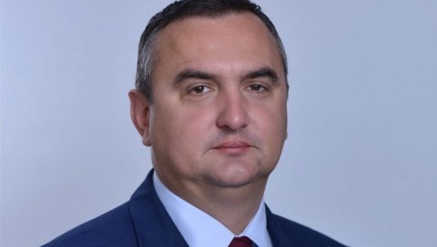 СЛУЧАЈ ШОКАНТНЕ ФОТОГРАФИЈЕ: Градоначелник Приједора поднео оставку
